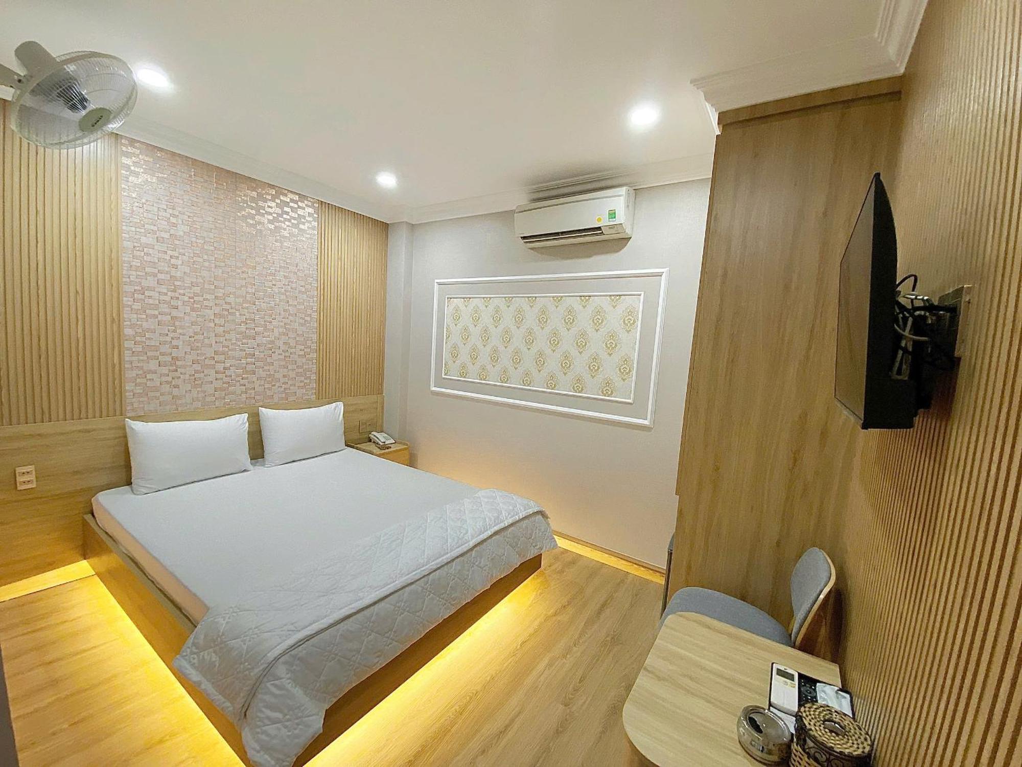 Thanh Binh Premium Hotel Thành Pho Ho Chí Minh Esterno foto