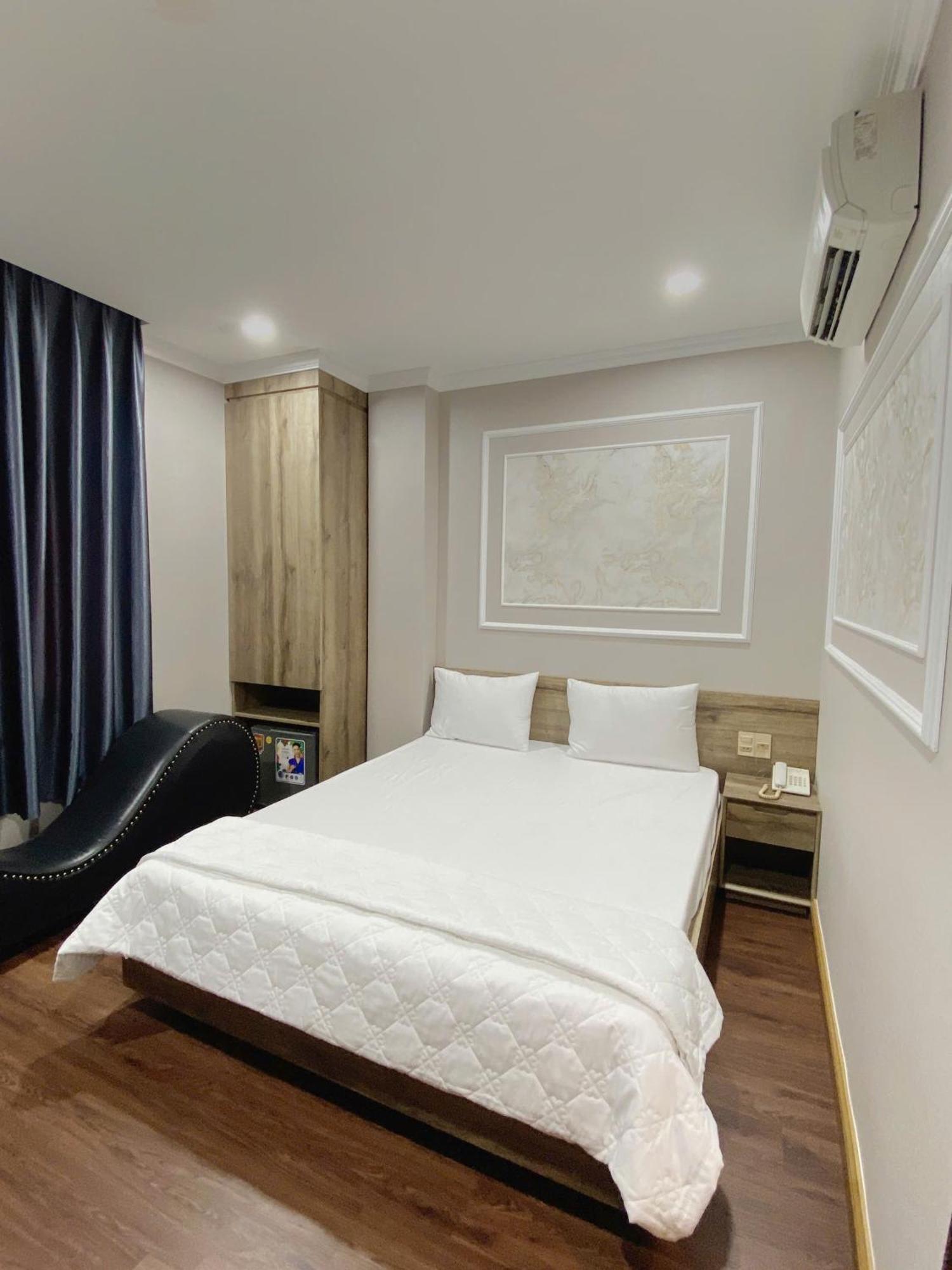 Thanh Binh Premium Hotel Thành Pho Ho Chí Minh Esterno foto