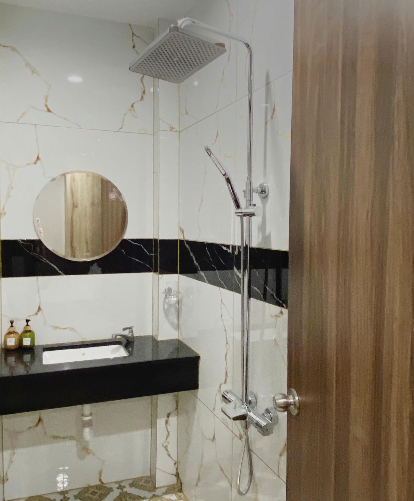 Thanh Binh Premium Hotel Thành Pho Ho Chí Minh Esterno foto